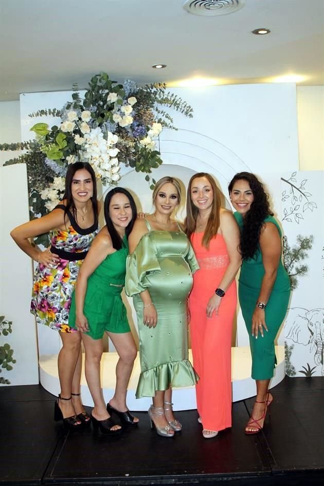 Angélica Lara, Olga Becerra, Mayela Villarreal de Garza, Alejandra Hernández y Kathya Cantú