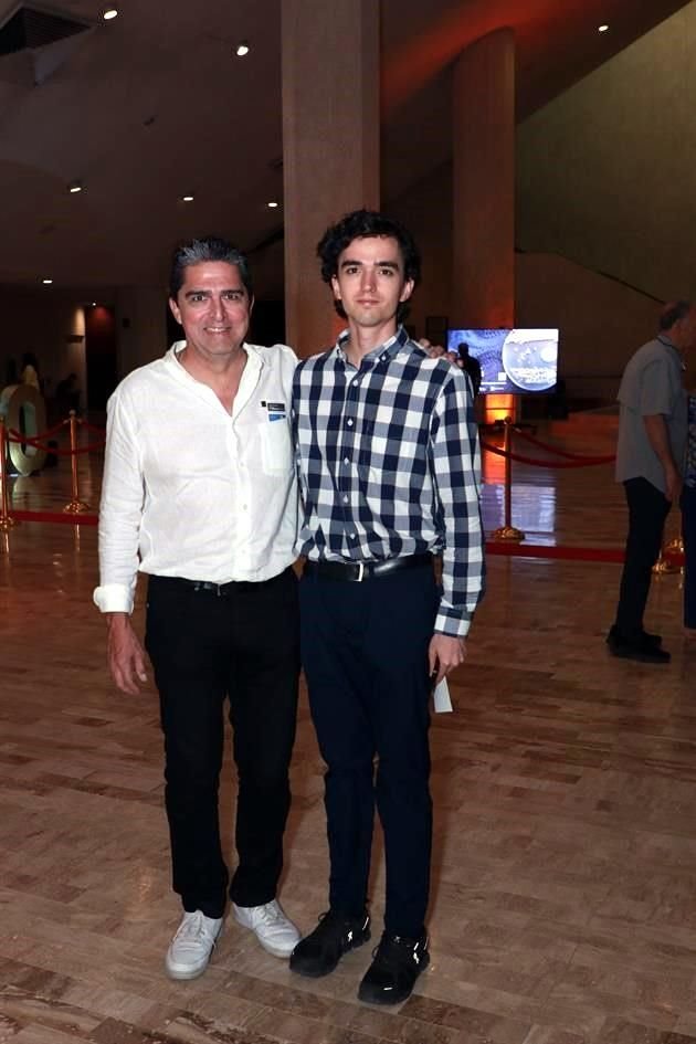 Humberto Cisneros y Humberto Cisneros Salinas