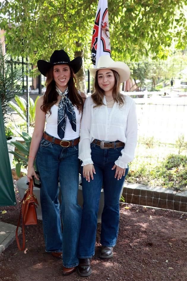 Anakaren Rivera y Carmen Gutiérrez