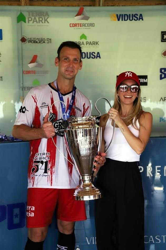 Rodrigo de León y Paula Cortés de De León