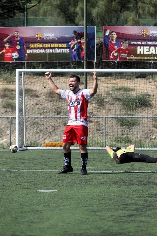 Rolando Escamilla, del equipo Eagles (ASFM) consiguió el shoot-out del triunfo