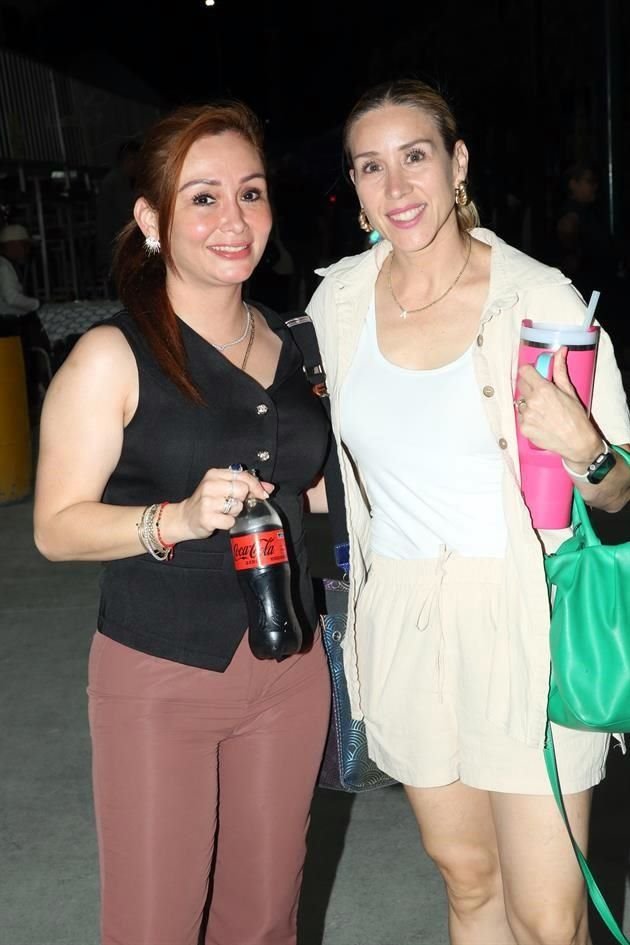 Janet de Hinojosa y Adriana Cano
