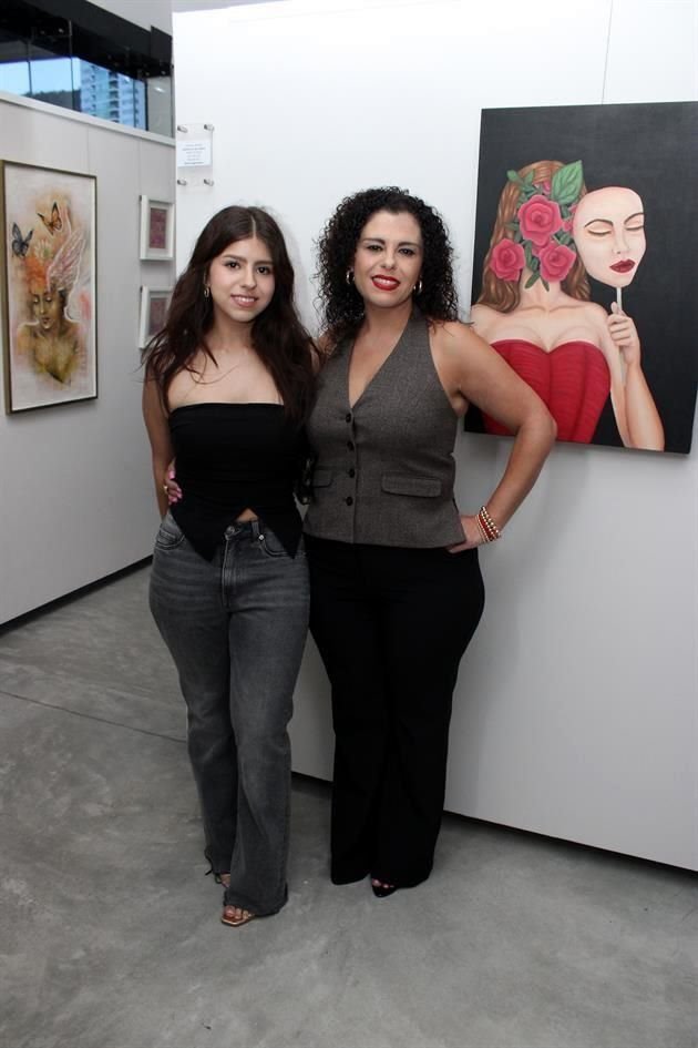 Eugenia Cárdenas Garza y Myrna Garza