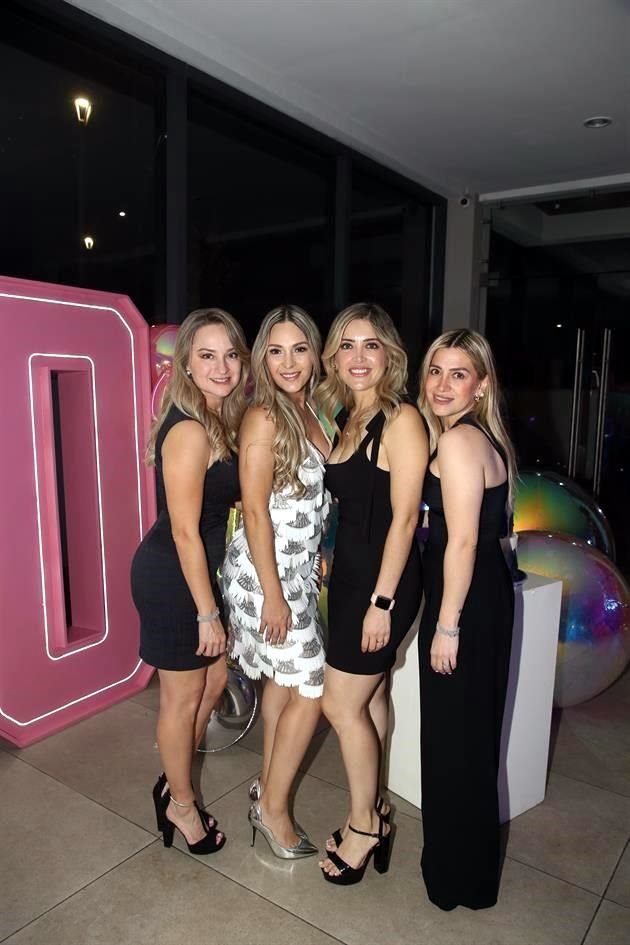 Denisse Contreras, Sally Acuña, Perly Rivera y Melissa Callejas
