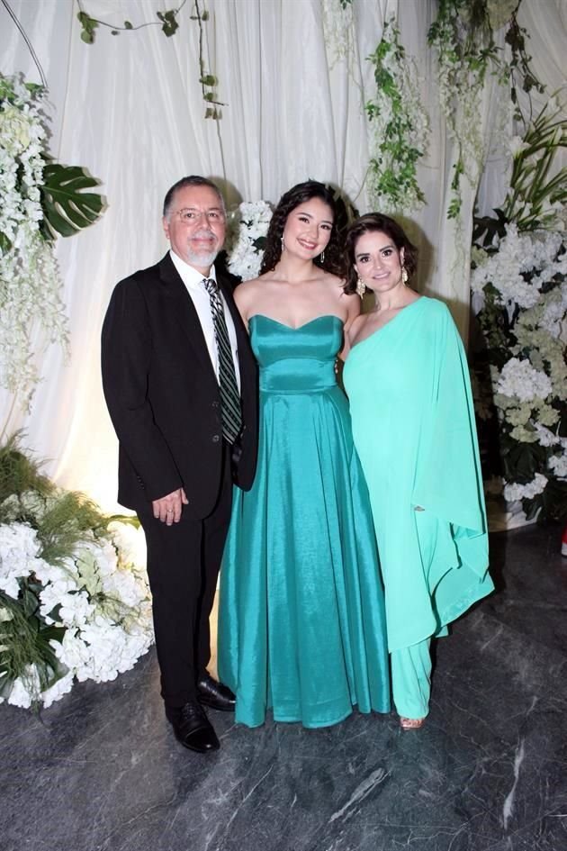 Ernesto Gallegos, Laura Zendejas y Laura De la Vega