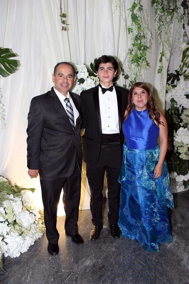 Luis Moraila, Christian Moraila y Blanca Isabel de Moraila