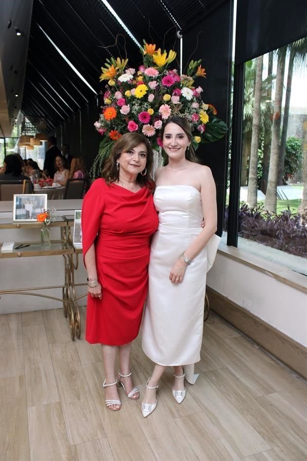 Marcela Quiroga de Zambrano y Daniela Ibarra