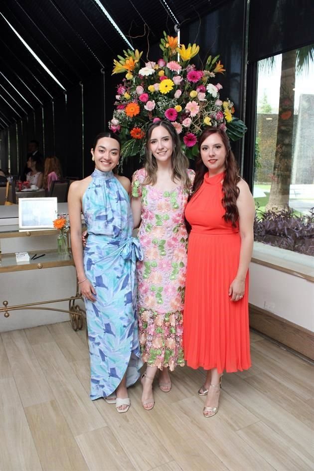 Marcela Zambrano, Denisse Ibarra y Diana Ibarra