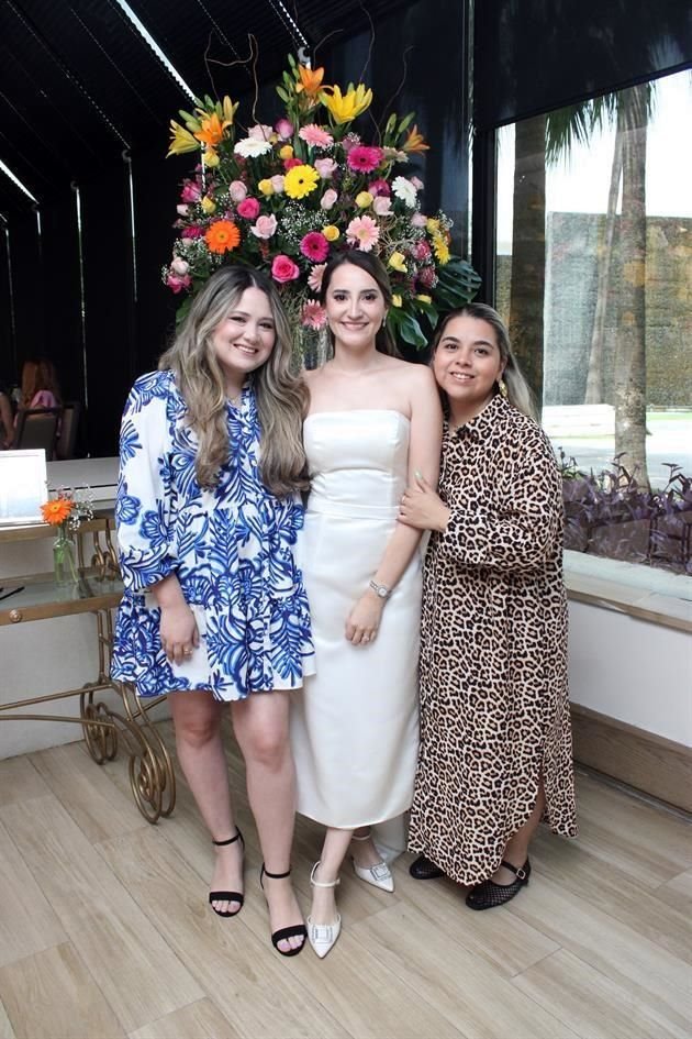 Fer Acosta, Daniela Ibarra y Luz Andrea Rodríguez