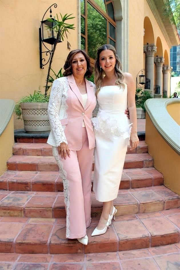 Finny González de Castillón y Andrea Castillón