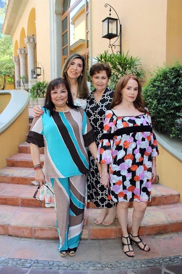 Isamari Cárdenas, Clara Eugenia González, Rosi Cárdenas y Laura Cárdenas