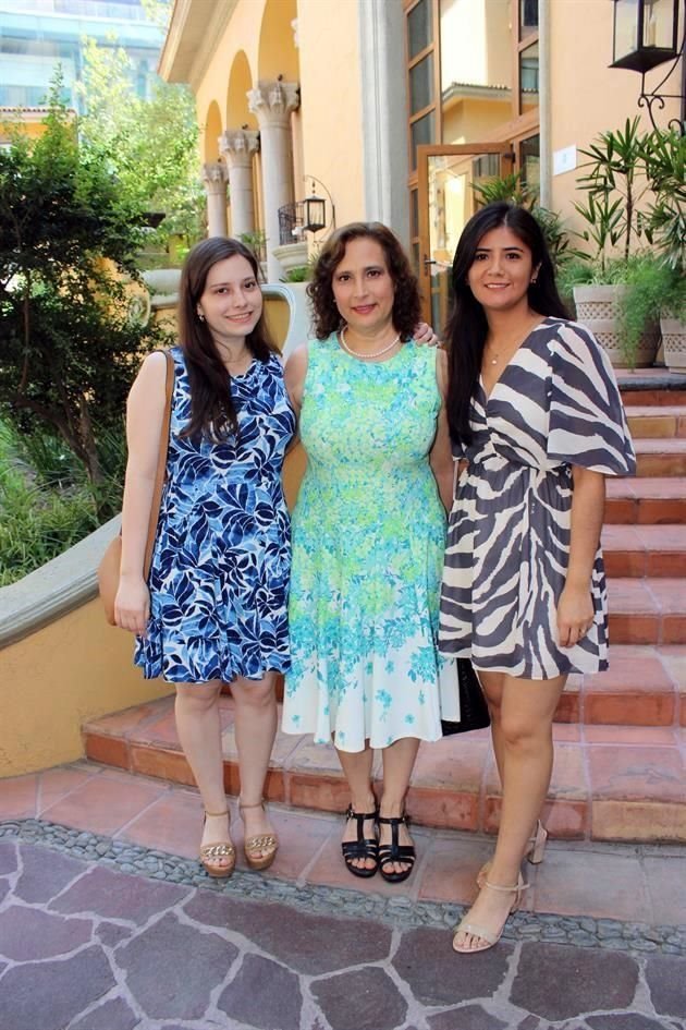 Miriam Castillón, Nancy De la Garza y Yessenia Carrasco