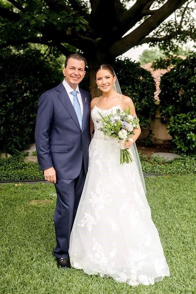Dora Lozano Pérez. PAPÁ: Gonzalo Lozano