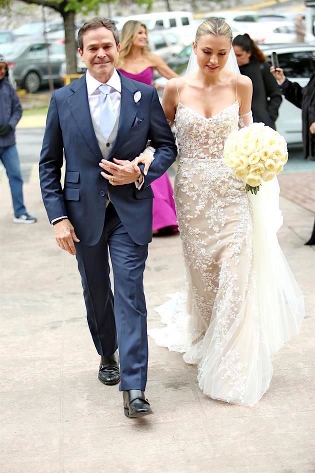 Clarissa Garza Cadena de Ayala. PAPÁ: Amador Garza Quiroga