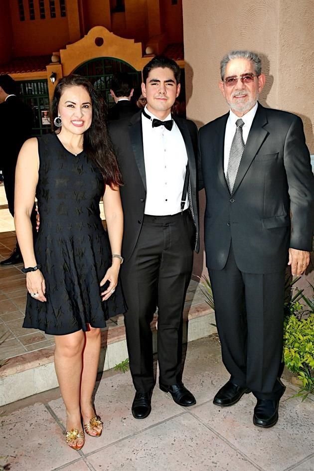 Sandra Morales, David Lobo y Rodrigo Lobo