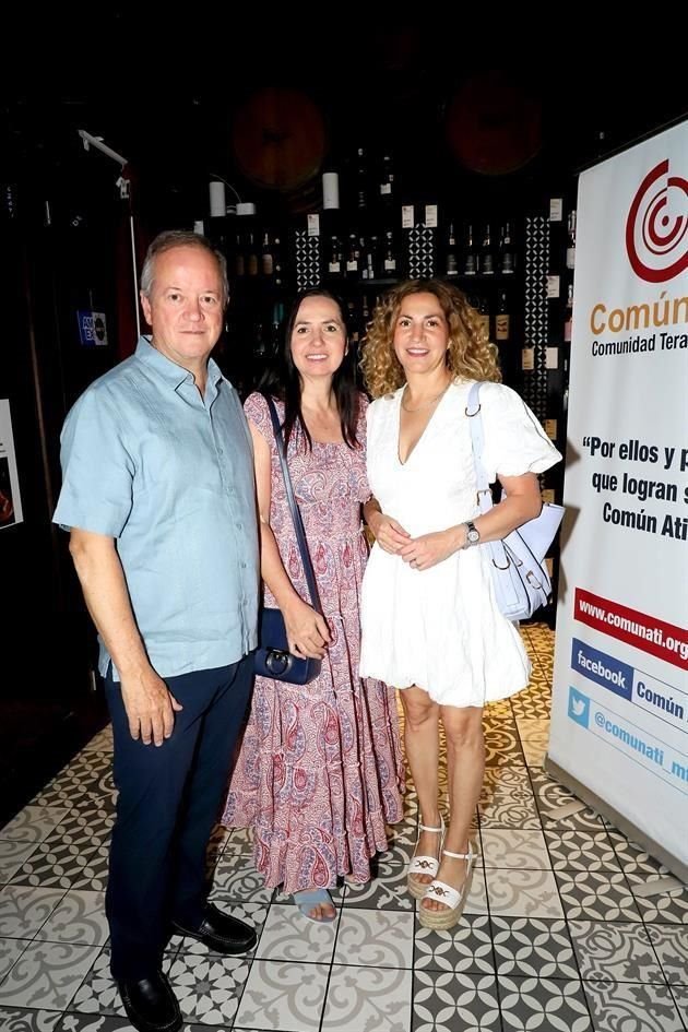 Eugenio Benavides, Mayela Benítez y Sofía de la Garza