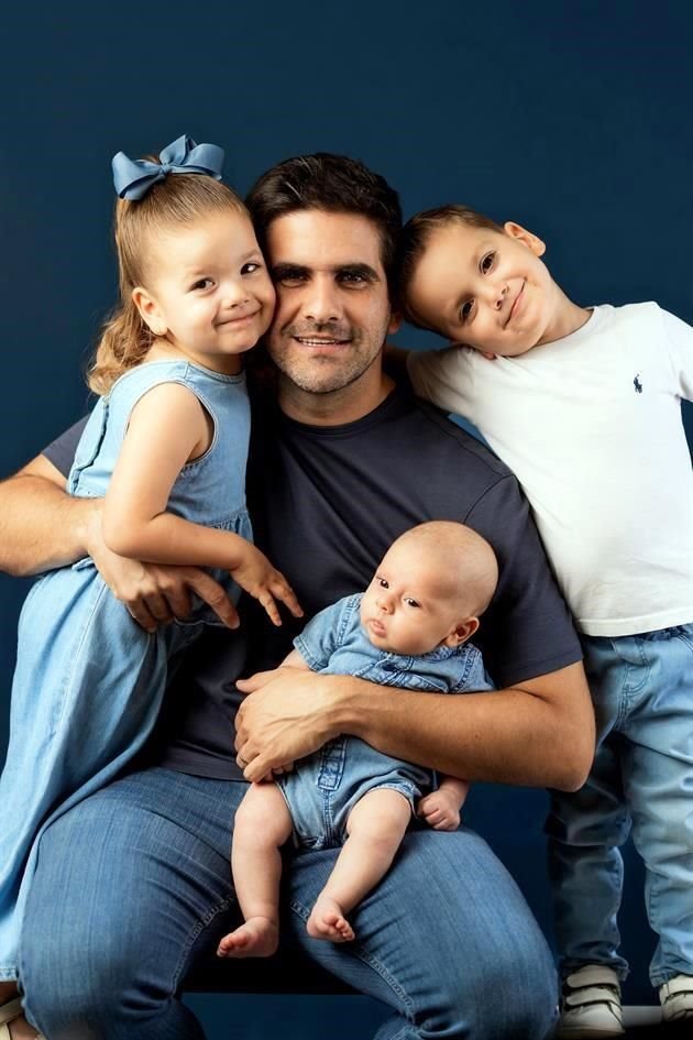 Raquel Guerra Hauser, Bernardo Guerra García, Javier Guerra Hauser y Bernardo Guerra Hauser