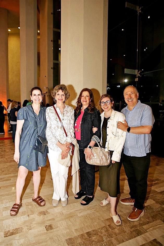 Marcela Dieck de Quintanilla, Lourdes Dieck de Quintanilla, María Elena Dieck de Lozano, Montserrat Lozano Dieck y David Lozano Páez