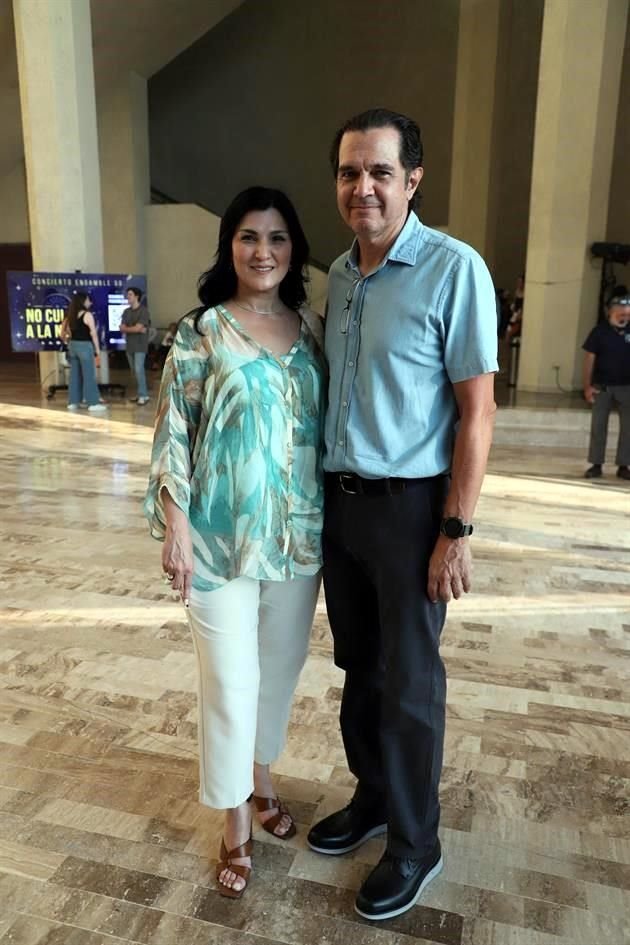 Alejandra Olguín y Eugenio González