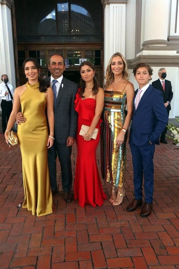 Verónica Clariond, Federico Clariond, Daniela Clariond, Verónica Rodríguez de Clariond y Federico Clariond