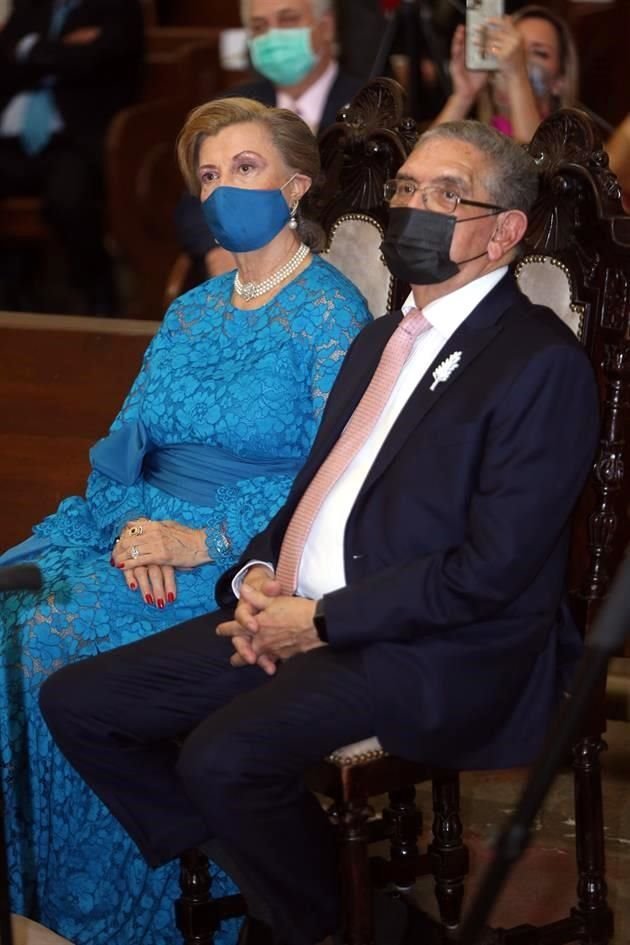 Patricia Bortoni de Rodríguez y Roberto Rodríguez PuentePatricia Bortoni de Rodríguez y Roberto Rodríguez Puente, papás de la Novia