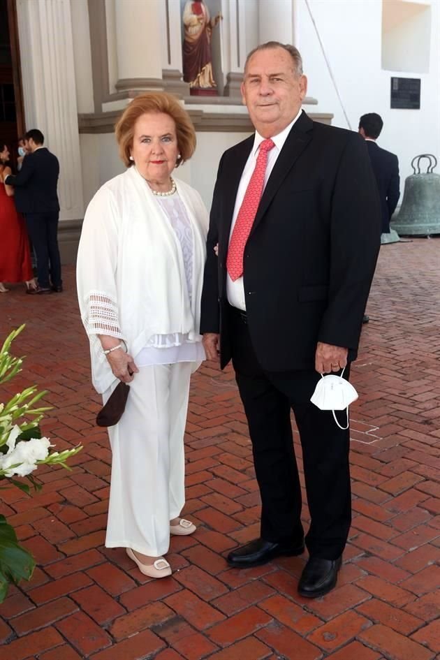 Lourdes Margáin de Zambrano y Mauricio Zambrano