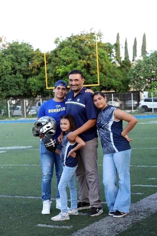 César Loredo Guevara, Ximena Loredo Arellano, César Loredo Arellano y Abby Loredo Arellano