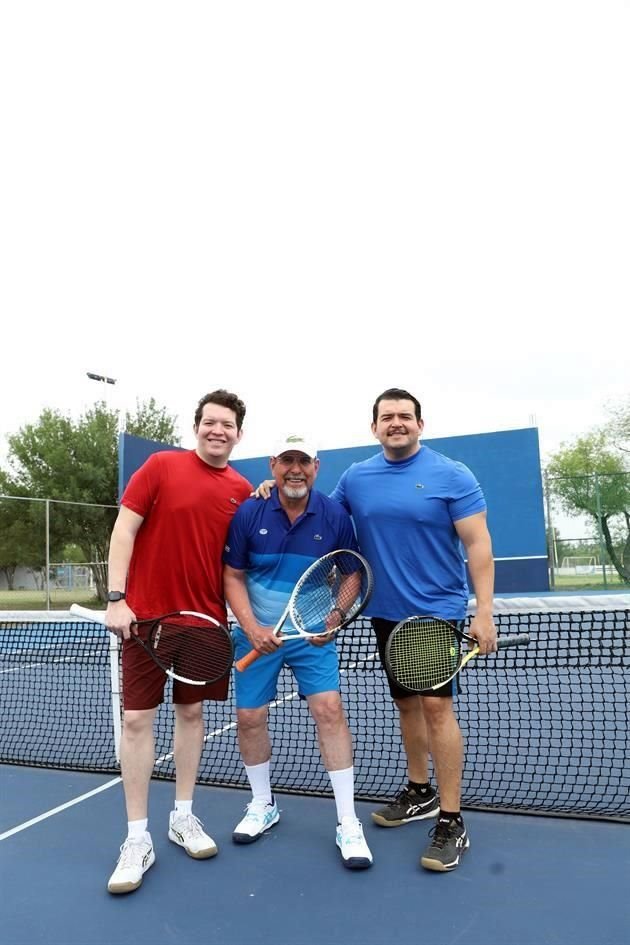Gilberto Quezada, José Luis Quezada y Pepe Quezada