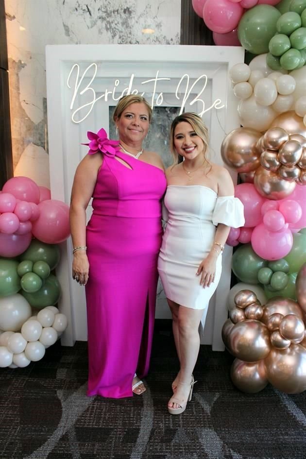 Blanca Garza y Valeria Sandoval