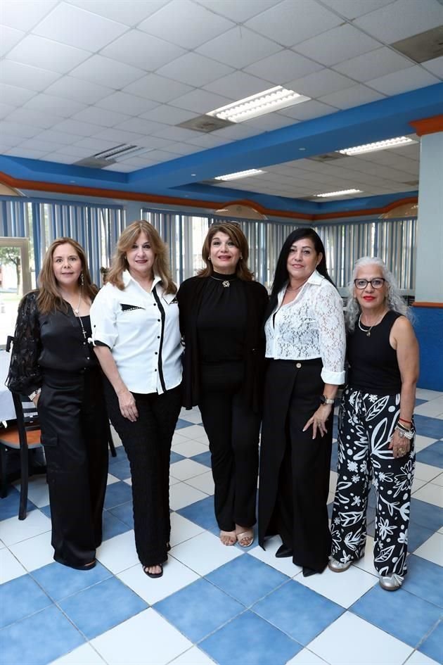 Irma Rodríguez, Martha Guajardo, Cristy Martínez, Juany Valadez y Luly Cantú