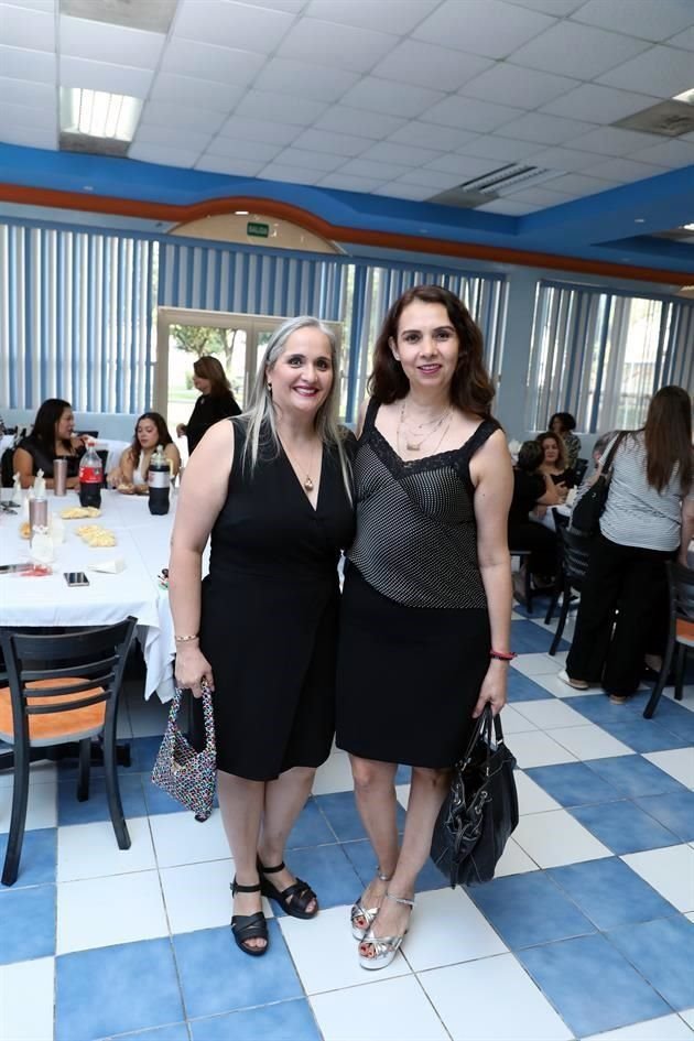 Maru Salinas de Cásarez y Blanca Villarreal