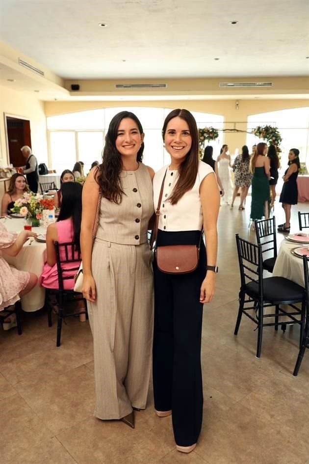 Ana Paola de la Cruz y Roxana Castillo