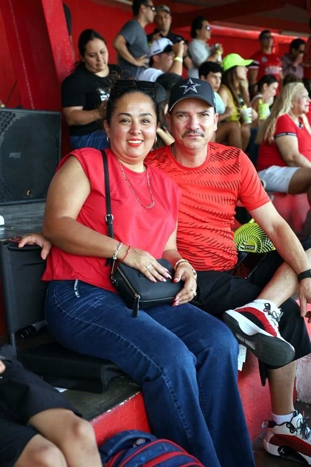 Leslie Castillo y Sergio Pulido