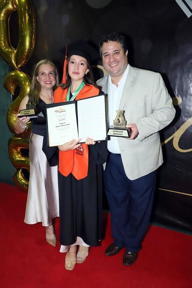 Catalina Hernández, Eugenia Nájera y Héctor Nájera