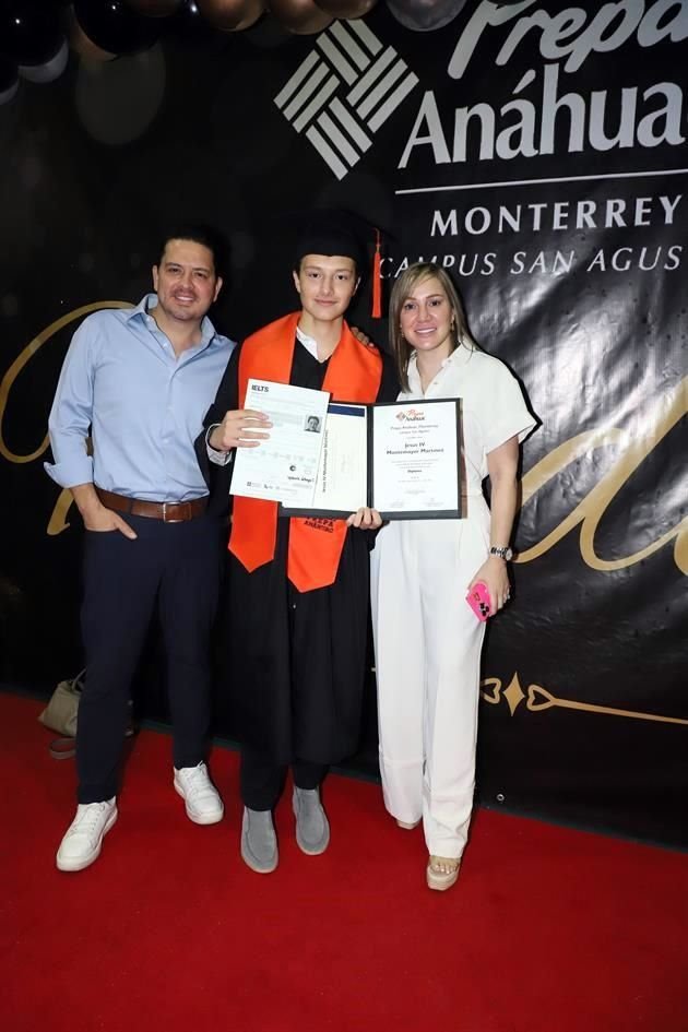 Jesús III Montemayor, Jesús IV Montemayor y Ana Martínez
