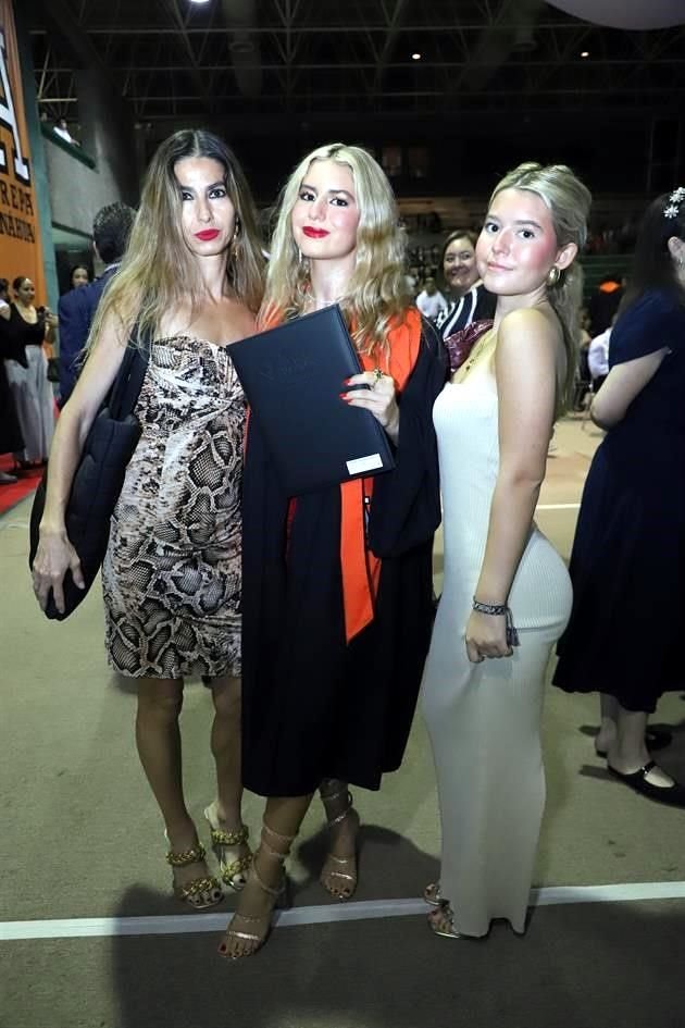 Marlene Villalobos de González, Marlene González Villalobos y Miranda González Villalobos