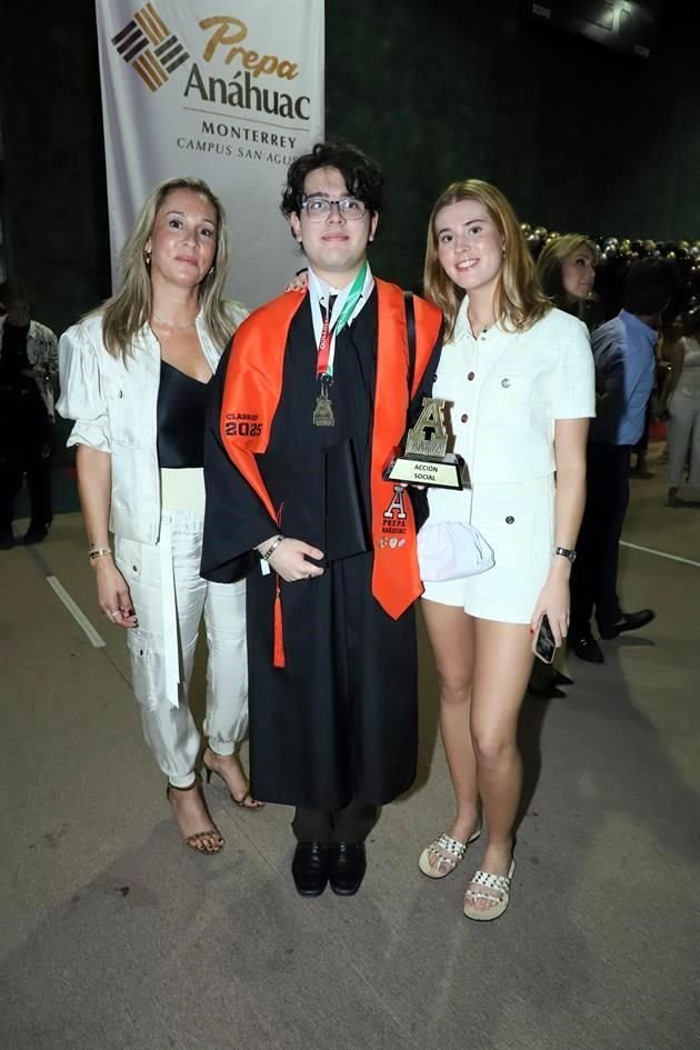 Brenda Martínez, Diego López Martínez y Daniela López Martínez