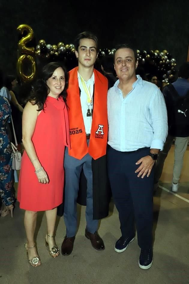 Lupita Sada de Camargo, Federico Camargo Sada y Alejandro Camargo Madero