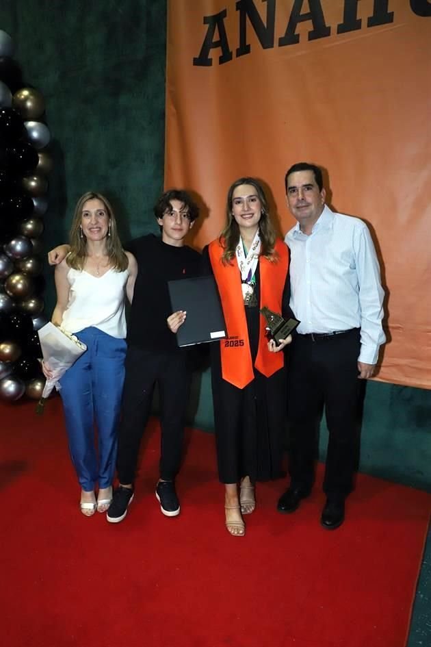 Susana Salas de Guajardo, Marcelo Guajardo Salas, Paulina Guajardo Salas y Marcelo Guajardo Martínez