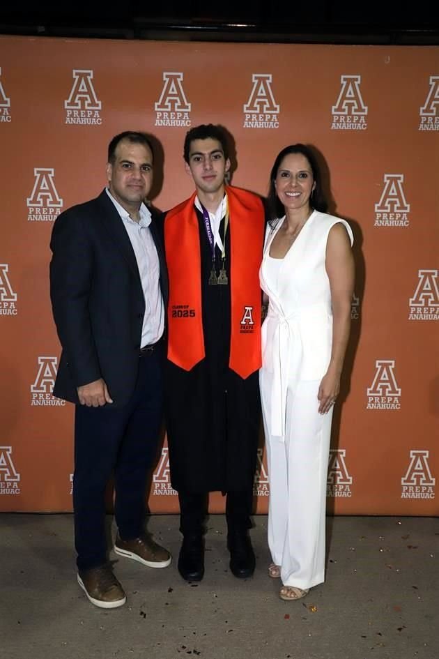 Daniel Martínez, Daniel Martínez Cárdenas y Yolanda Cárdenas de Martínez