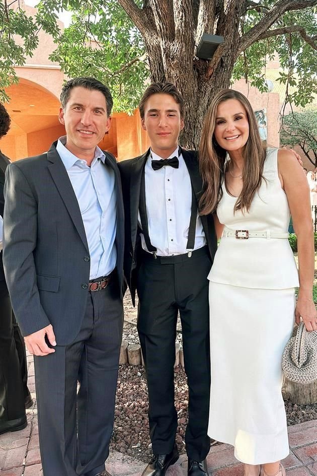 Luis Chávez, Luis Andrés Chávez y Anita Montalvo