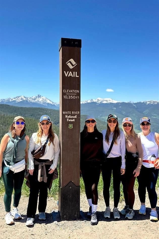 Luisina Garza de Pérez, Valerie Toussaint de Fautsch, Mónica Sada de Treviño, Daniela Salazar de Plancarte, Vanessa Villarreal de Martínez y Baby Martínez de García
