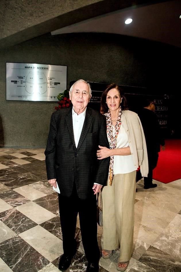 Eugenio Clariond y Graciela Pons