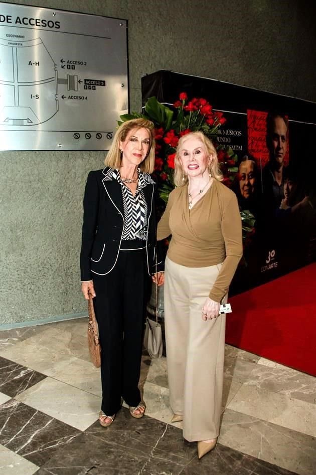 Mina Villarreal de Gustafson y Lucila Araico