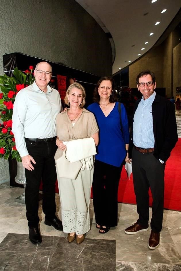Fernando González, Martha Aguirre, Mane Martínez y Jaime Martínez