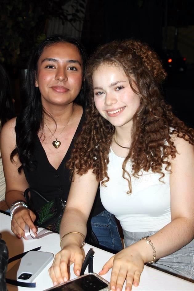 Ariana Gámez y Lourdes Graham