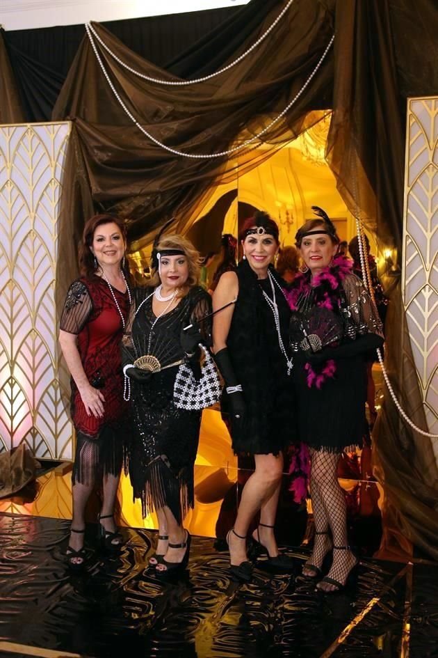 Maricela Guzmán, Claudia Chávez de García, Paty García y Bertha Martínez de Belden