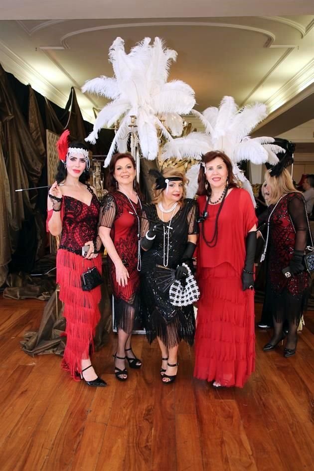 Martha Martínez de Ruiz, Maricela Guzmán, Claudia Chávez de García y Martha Morales de García