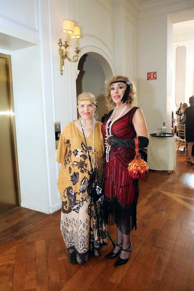 Rosy Cabrera de Zambrano y María Esther Assad de Bichara