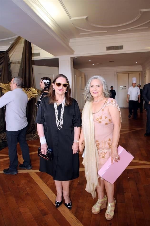 Elvira Lozano de Todd y Tere Ferrell